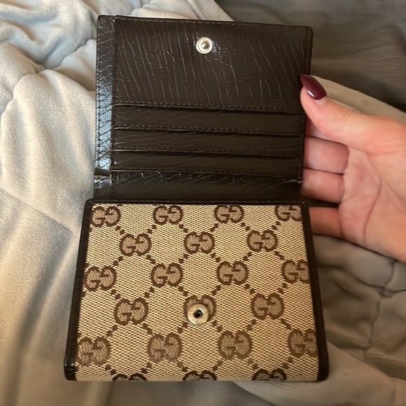 Gucci wallet. Not really sure when it was made or how much it’s worth. - Picture 3 of 7